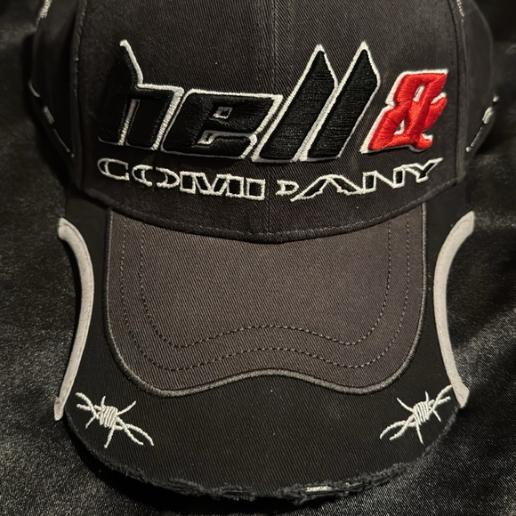 Black Cap - Picture 8 of 8